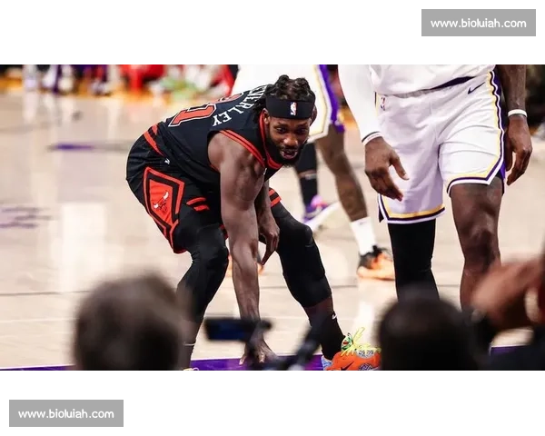 新秀詹姆斯 25 分羞辱 DPOY!阿泰回忆经典对抗:他天生就是国王 新秀詹姆斯 25 分羞辱 DPOY!阿泰回忆经典对抗:他天生就是国王